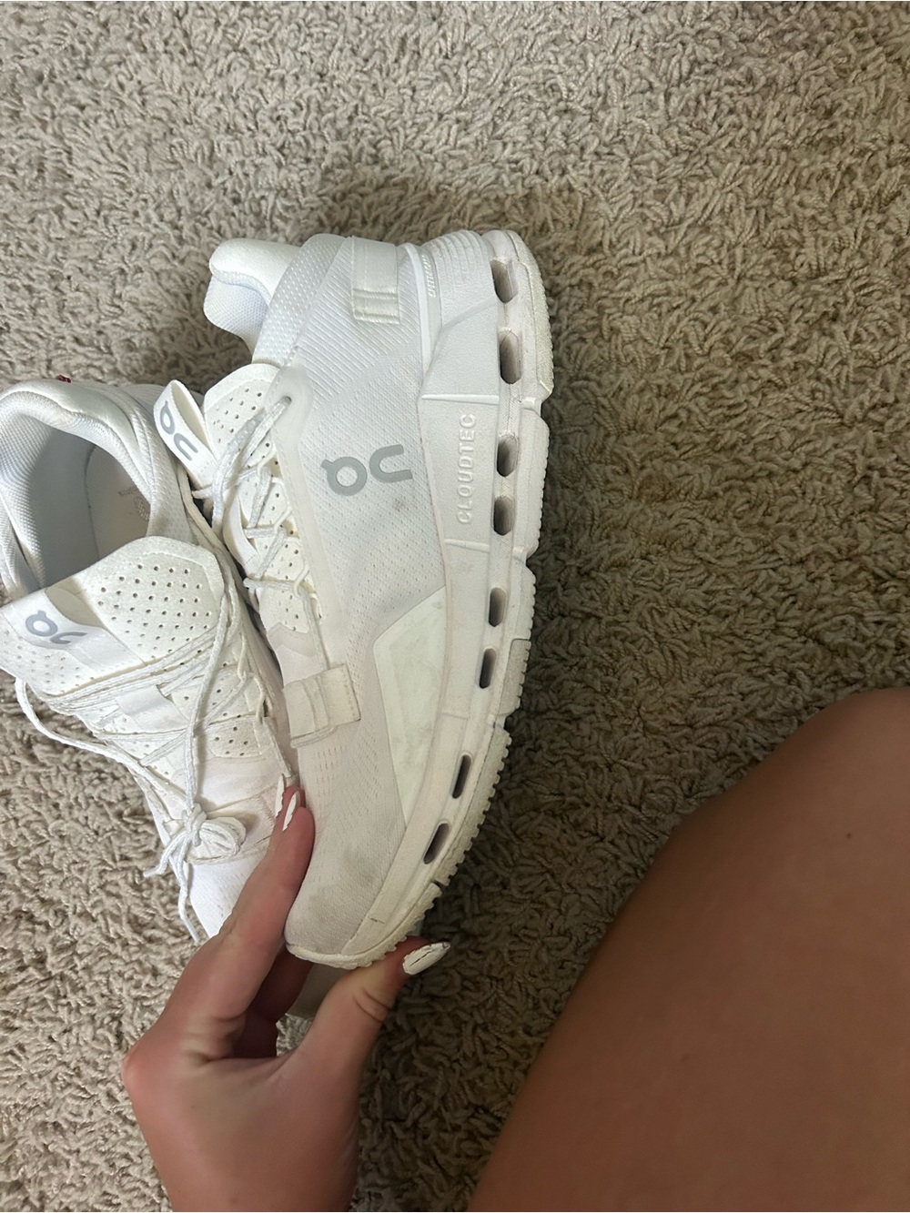 ON Women's Cloud Athletic Shoes in White - Picture 3 of 7